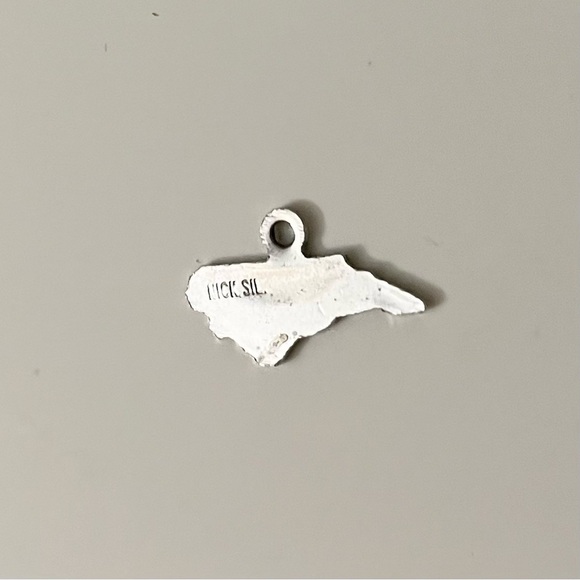 Vintage Silver North Carolina State Charm Pendant - Picture 4 of 7